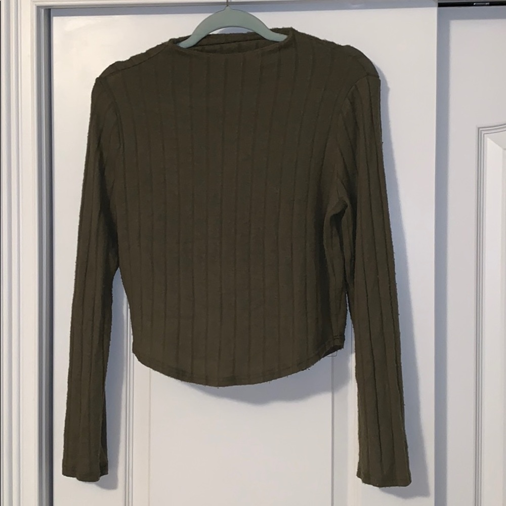 Green long sleeve top